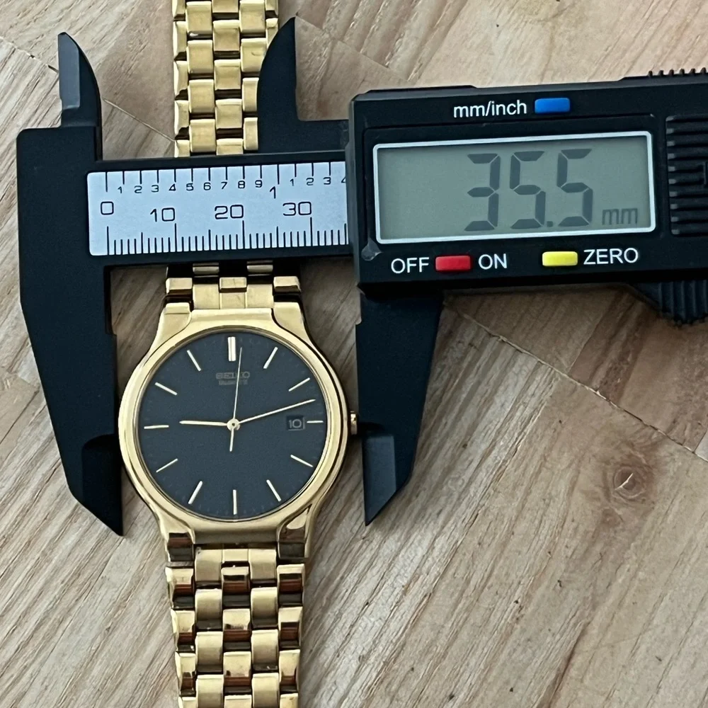 Seiko Rare Vintage Men’s Watch Gold-Tone Weave Bracelet Black Dial Date